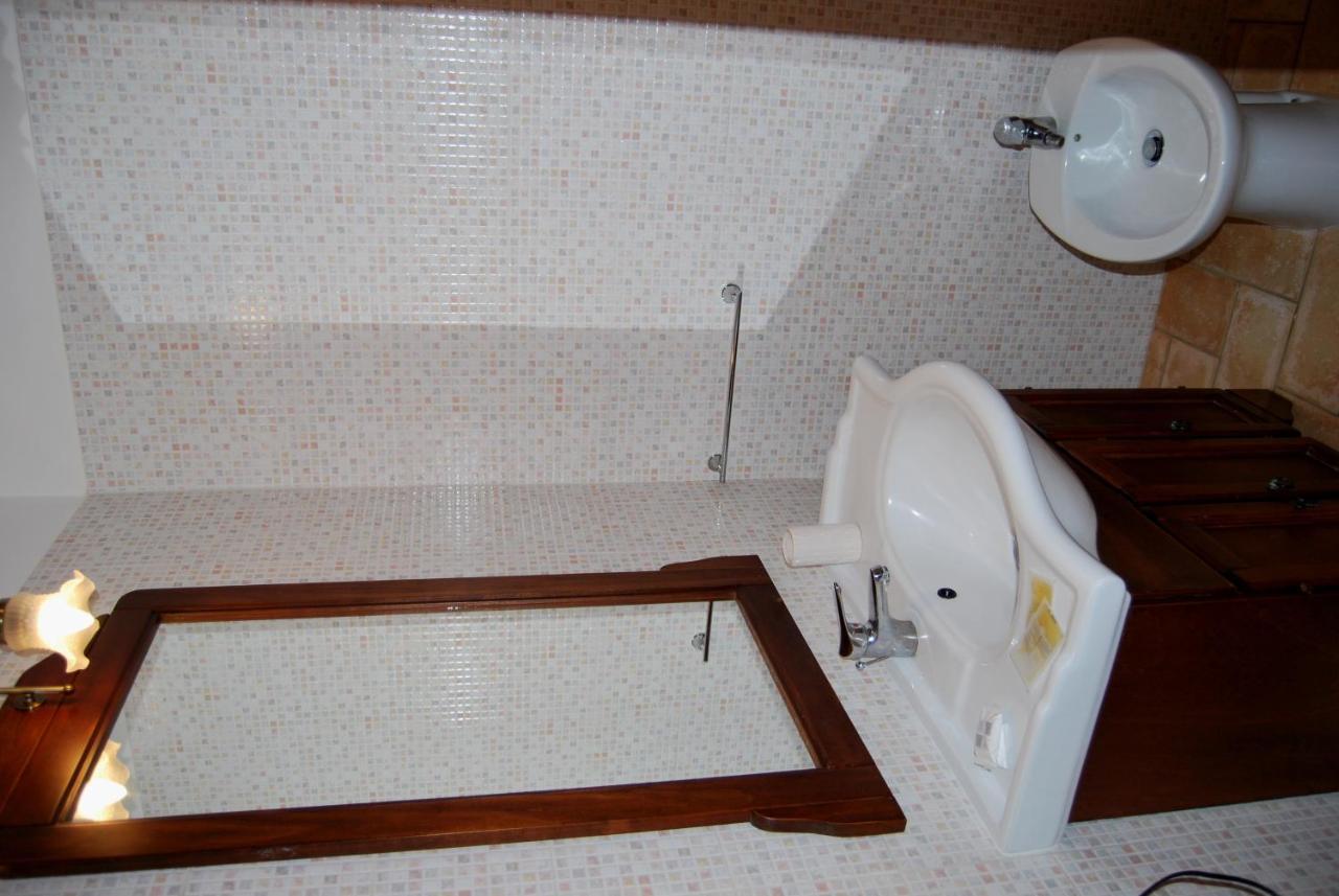 Le Terre Di Bac Bed and Breakfast Borgo Montenero Buitenkant foto